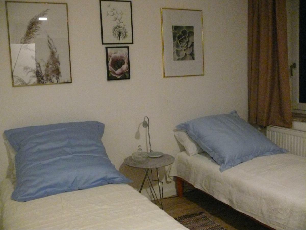 E. Und E. Walter Apartment